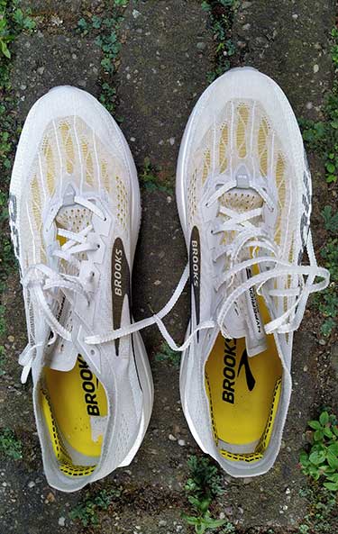 Brooks-Hyperion-Elite-6-Review-Image-1-Upper