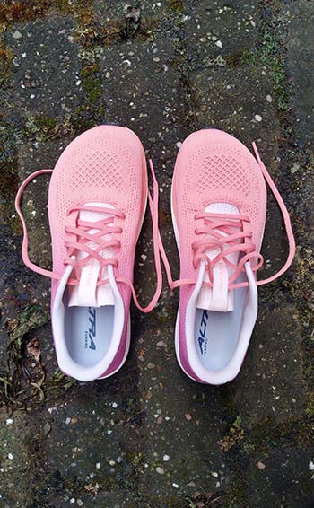 Altra-Escalante-5-Review-Image-1-Upper